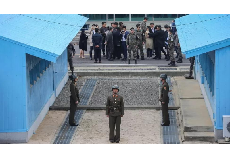 Военные КНДР заминировали дорогу в демилитаризованной зоне