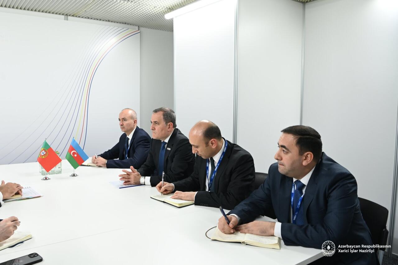 Джейхун Байрамов обсудил с главой МИД Португалии азербайджано-армянский мирный процесс