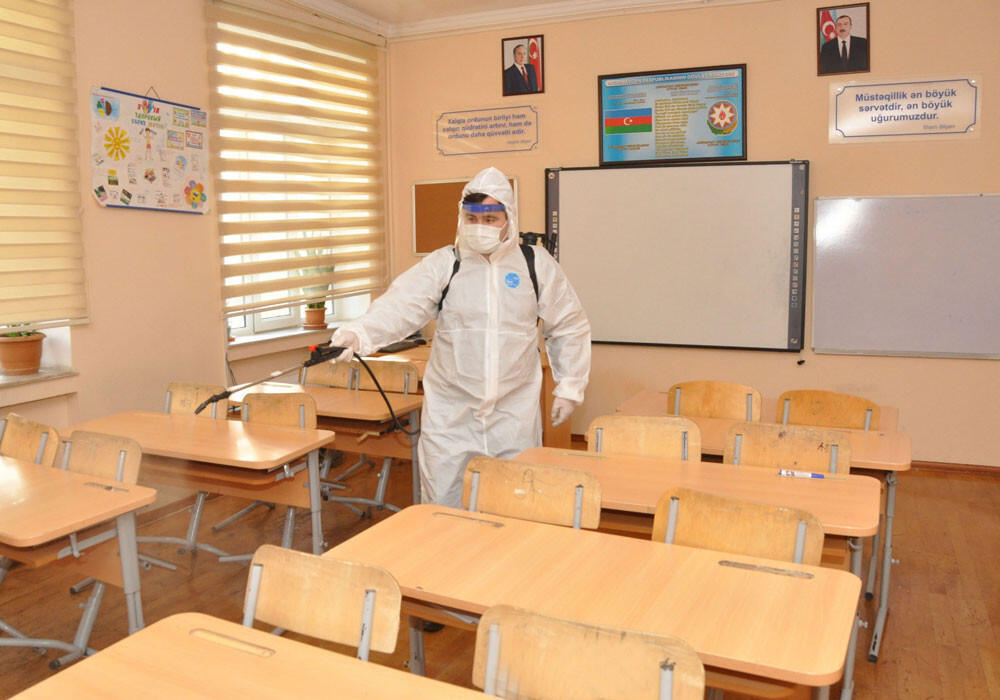 В бакинских школах проводится дезинфекция в связи с выявлением случаев кори