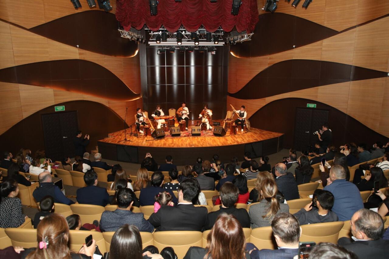 В рамках Дней культуры Казахстана в Азербайджане состоялся концерт ансамбля Hassak