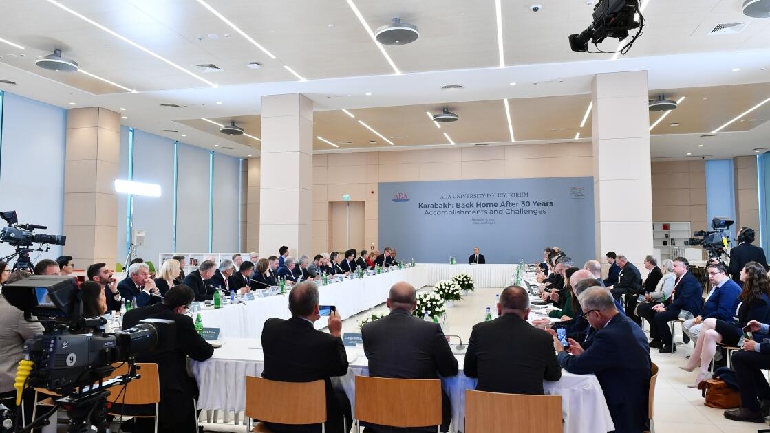 Президент Ильхам Алиев принял участие в Форуме «Карабах: Возвращение домой спустя 30 лет. Достижения и трудности»