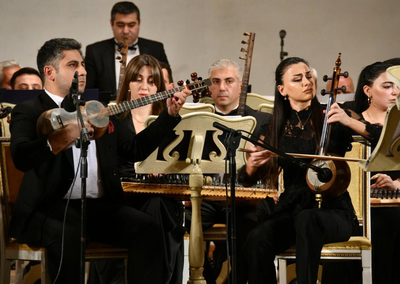 В Баку прошел творческий вечер Васифа и Джейхуна Аллахвердиевых