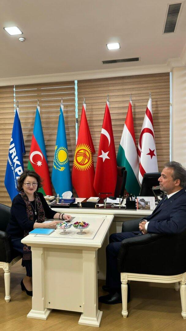 Президент Фонда Тюркской Культуры и Наследия Актоты Раимкулова встретилась с генсекретарем ТЮРКПА