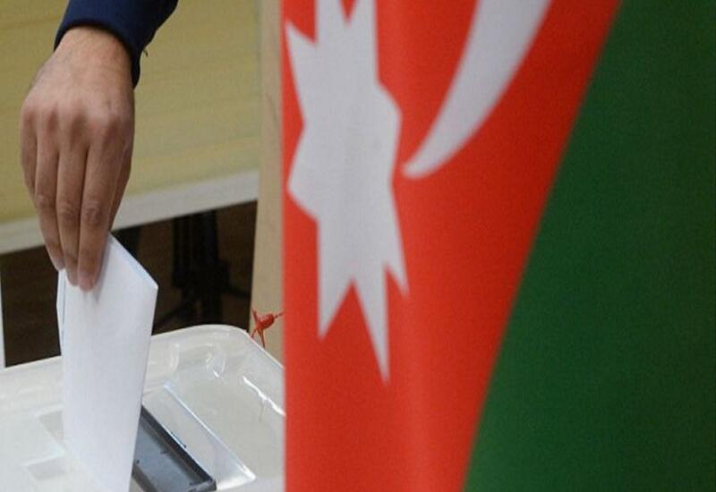 ЦИК Азербайджана проводит заседание в связи с внеочередными президентскими выборами