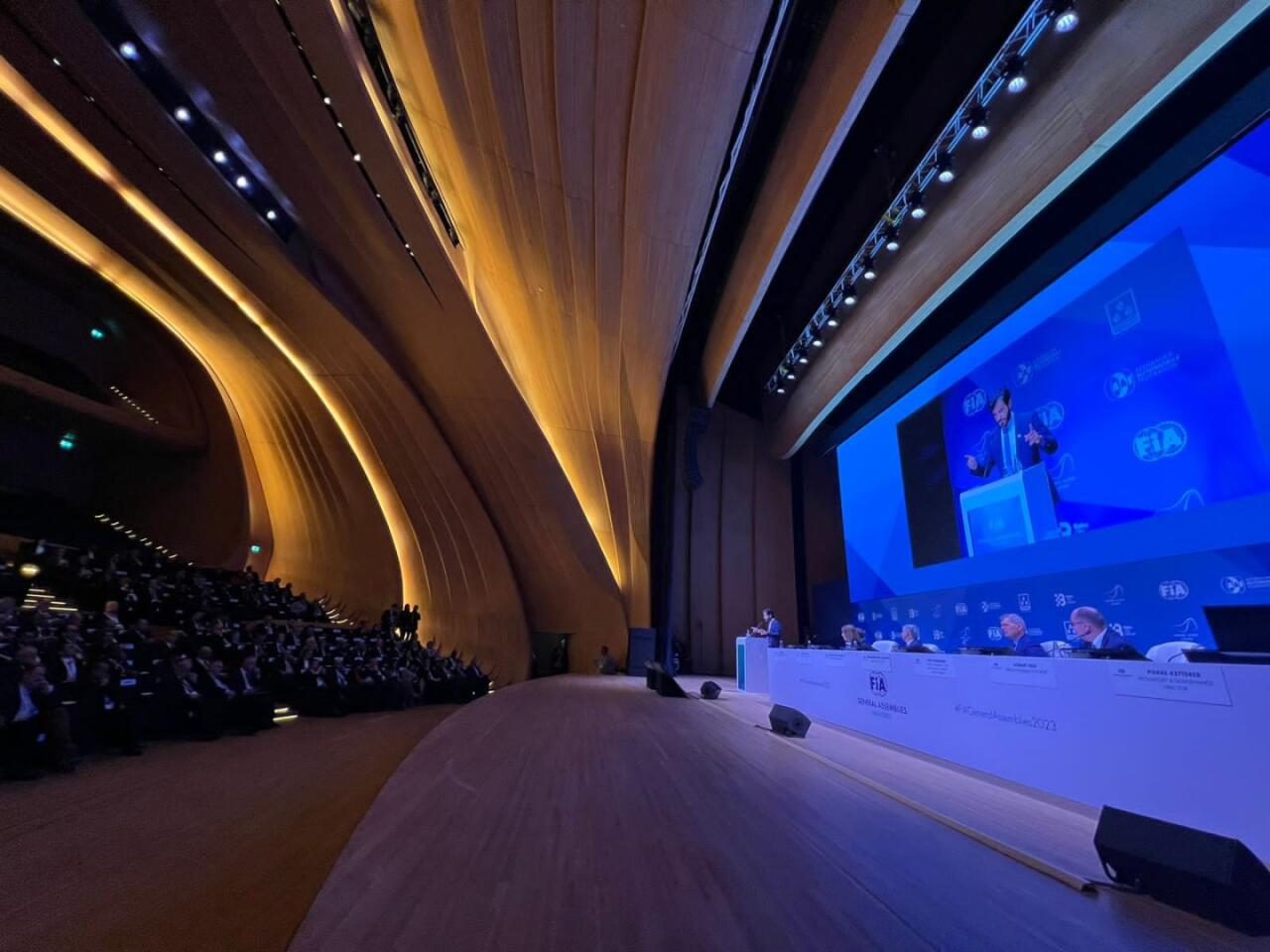 В Центре Гейдара Алиева проходит итоговое заседание Генеральной Ассамблеи FIA