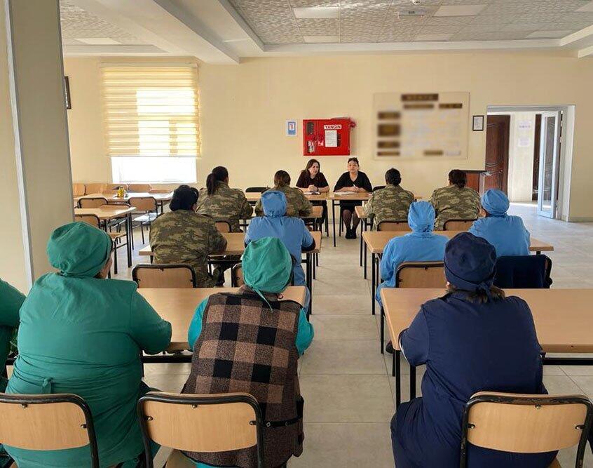 В азербайджанской армии прошли семинары для военнослужащих и гражданских служащих