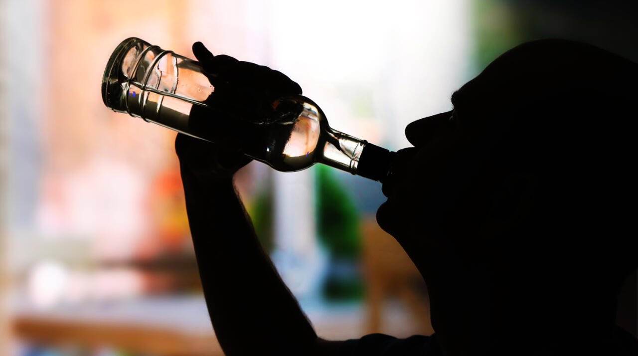 Стало известно, как алкогольная зависимость влияет на риск заражения коронавирусом