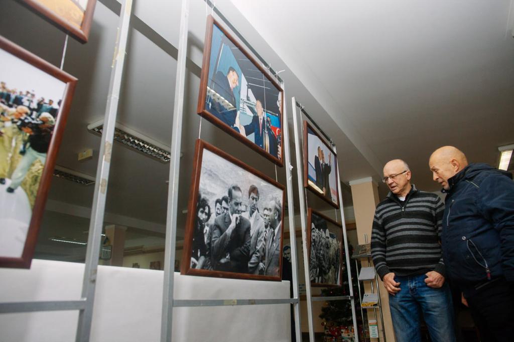 В Житомире представлена фотовыставка по случаю 100-летнего юбилея Гейдара Алиева