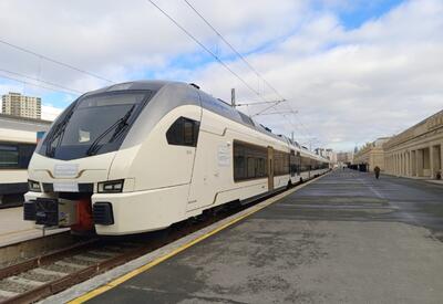 Новые поезда прибыли в Баку из Швейцарии - ФОТО