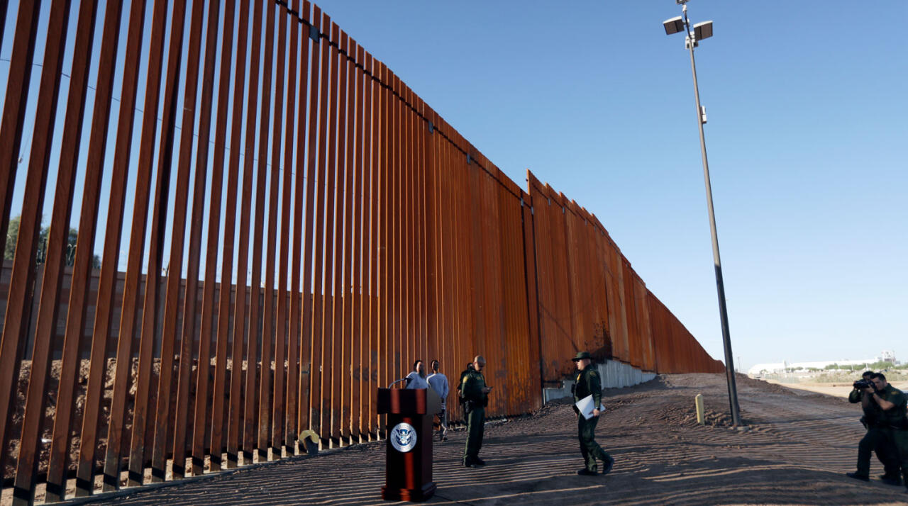 США временно закрыли границу с Мексикой