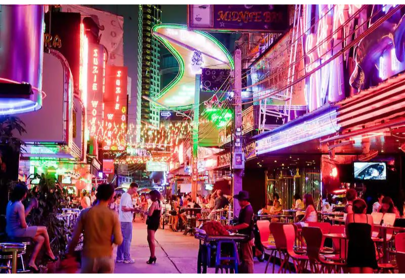 В Таиланде для туристов изменят расписание ночных развлечений