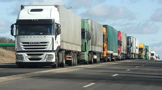 Названо количество грузовиков, ожидающих проезда на ТПП Азербайджана