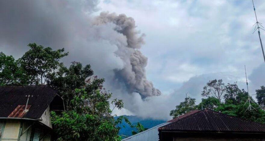 В Индонезии активировался вулкан Левотоби