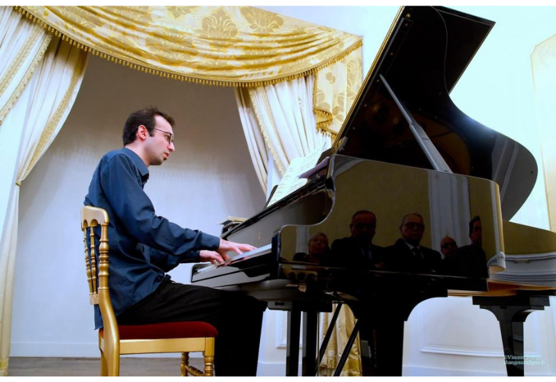 В Париже прошел вечер мировой классической музыки Эльданиза Алекберзаде