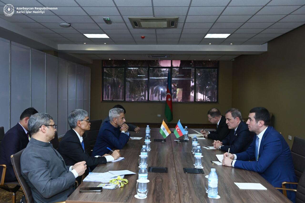 Главы МИД Азербайджана и Индии обсудили региональную ситуацию