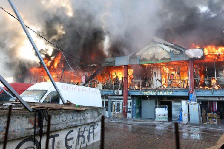 Пожар на крупнейшем китайском рынке в Сербии