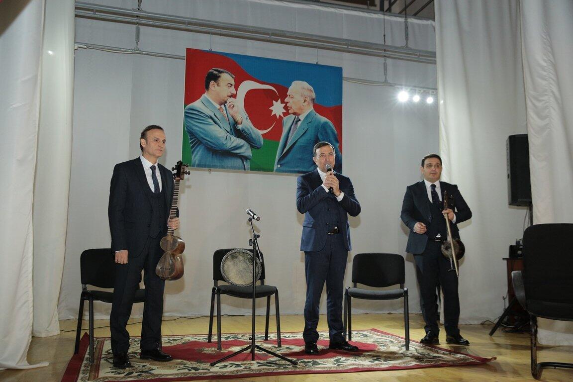 Народный артист Мансум Ибрагимов встретился с поклонниками