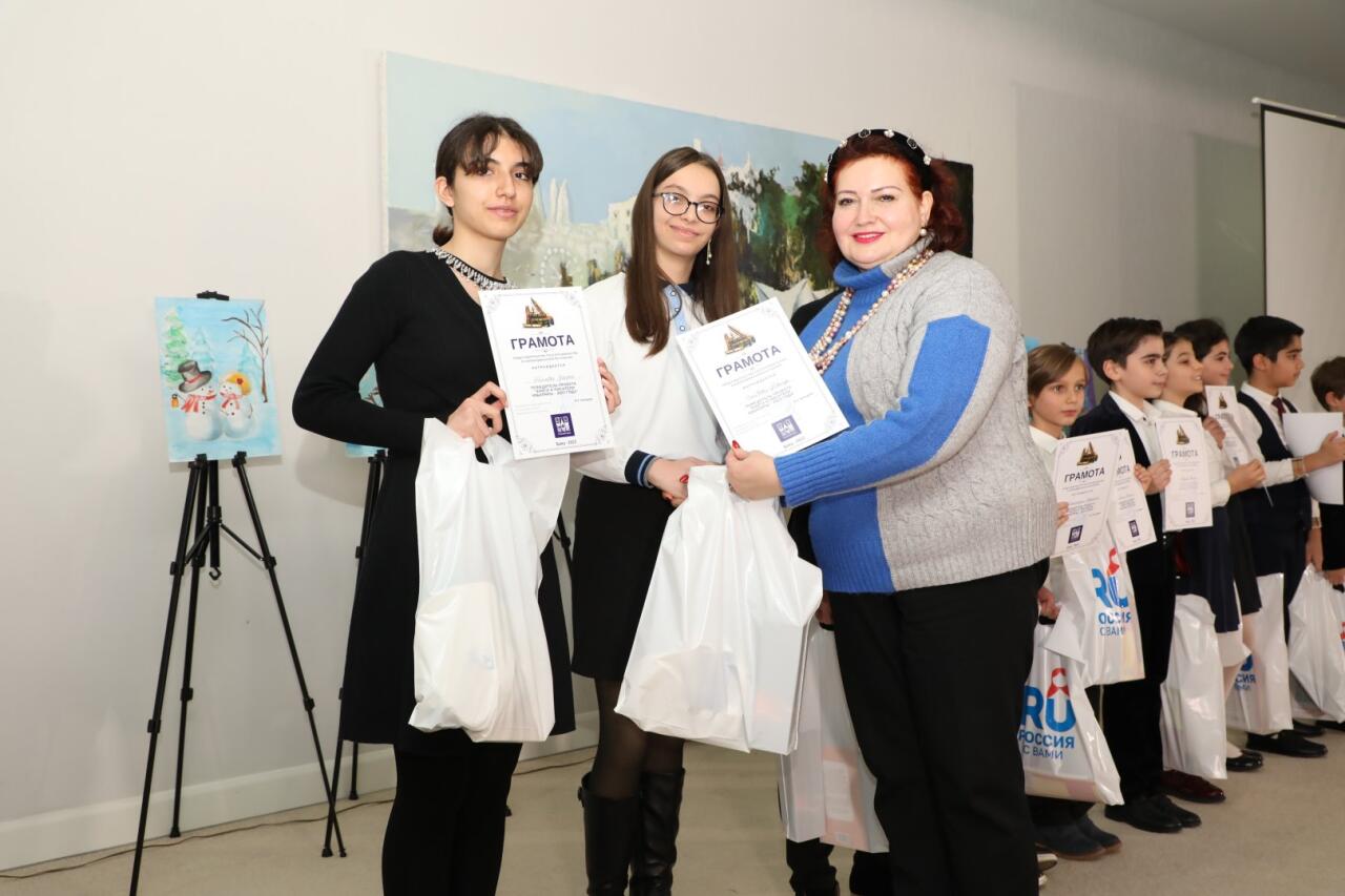 В Баку состоялась церемония награждения победителей проекта "Книги и писатели юбиляры"