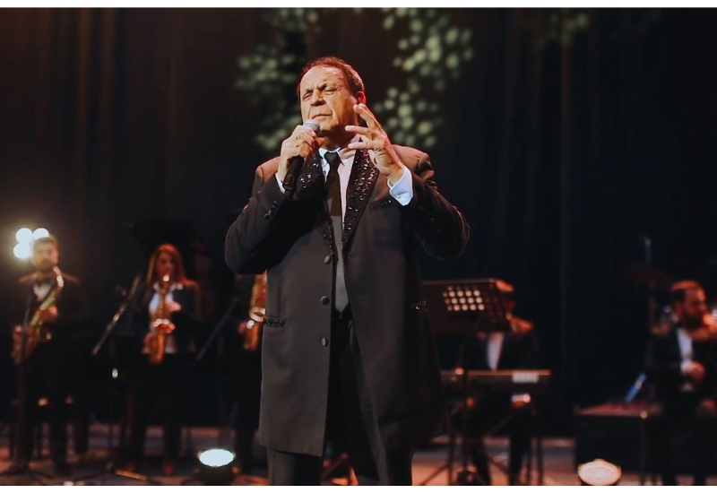 Маэстро эстрады Мубариз Тагиев отметил день рождения первым соло-концертом в Гяндже
