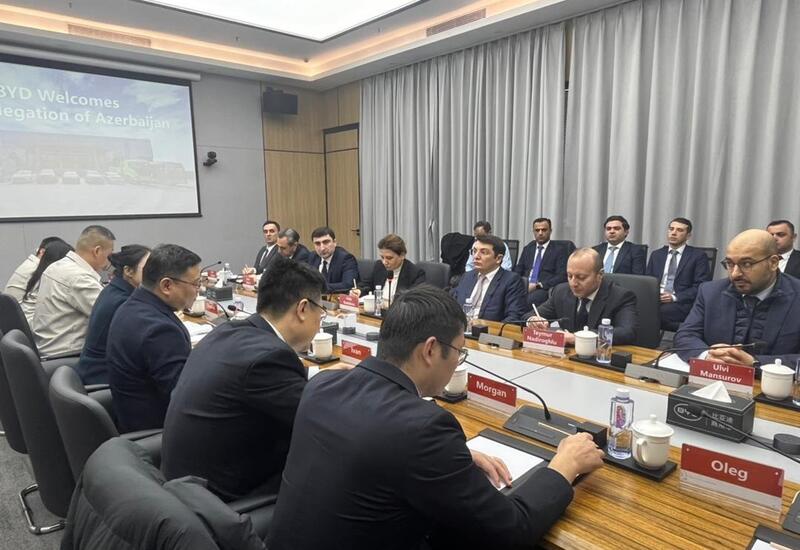 Азербайджан и Китай обсудили использование экологически чистого транспорта в стране