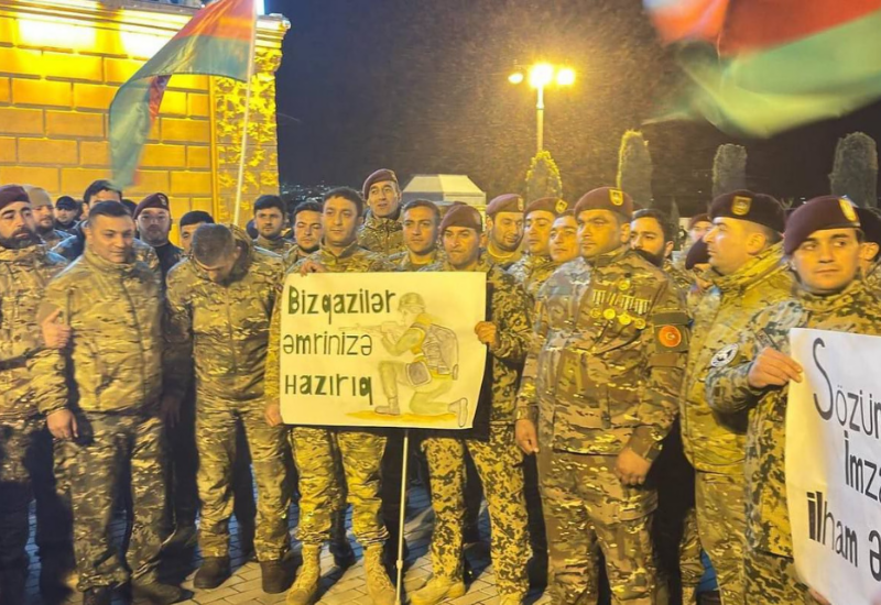 Ветераны второй Карабахской войны вышли на улицы Баку в поддержку Ильхама Алиева