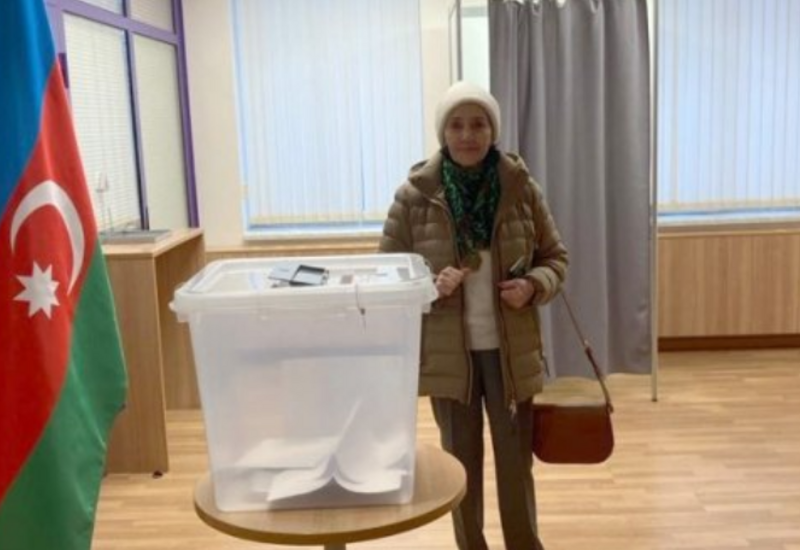 В процессе голосования в посольстве Азербайджана в Эстонии молодежь выделяется особой активностью