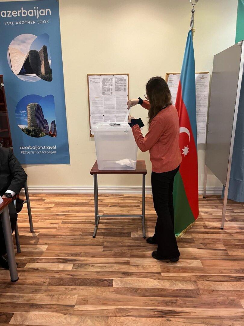 Граждане Азербайджана в Латвии проявляют активность на президентских выборах