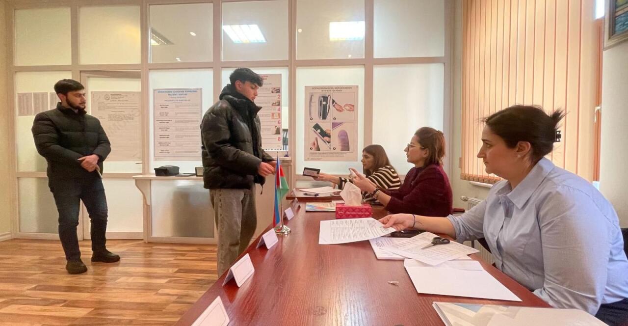 Граждане Азербайджана в Латвии проявляют активность на президентских выборах