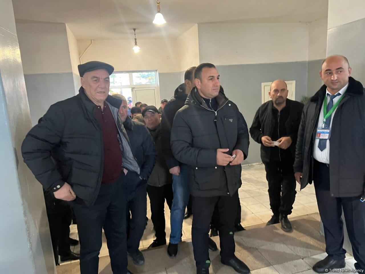 В Сабунчинском районе Баку активно проходит голосование на президентских выборах