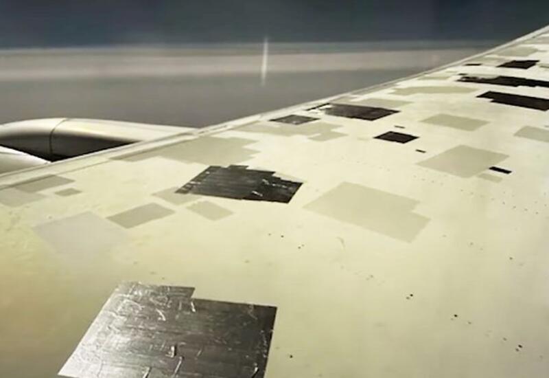 Пассажир заметил на крыле самолета отклеивающуюся изоленту и пришел в ужас