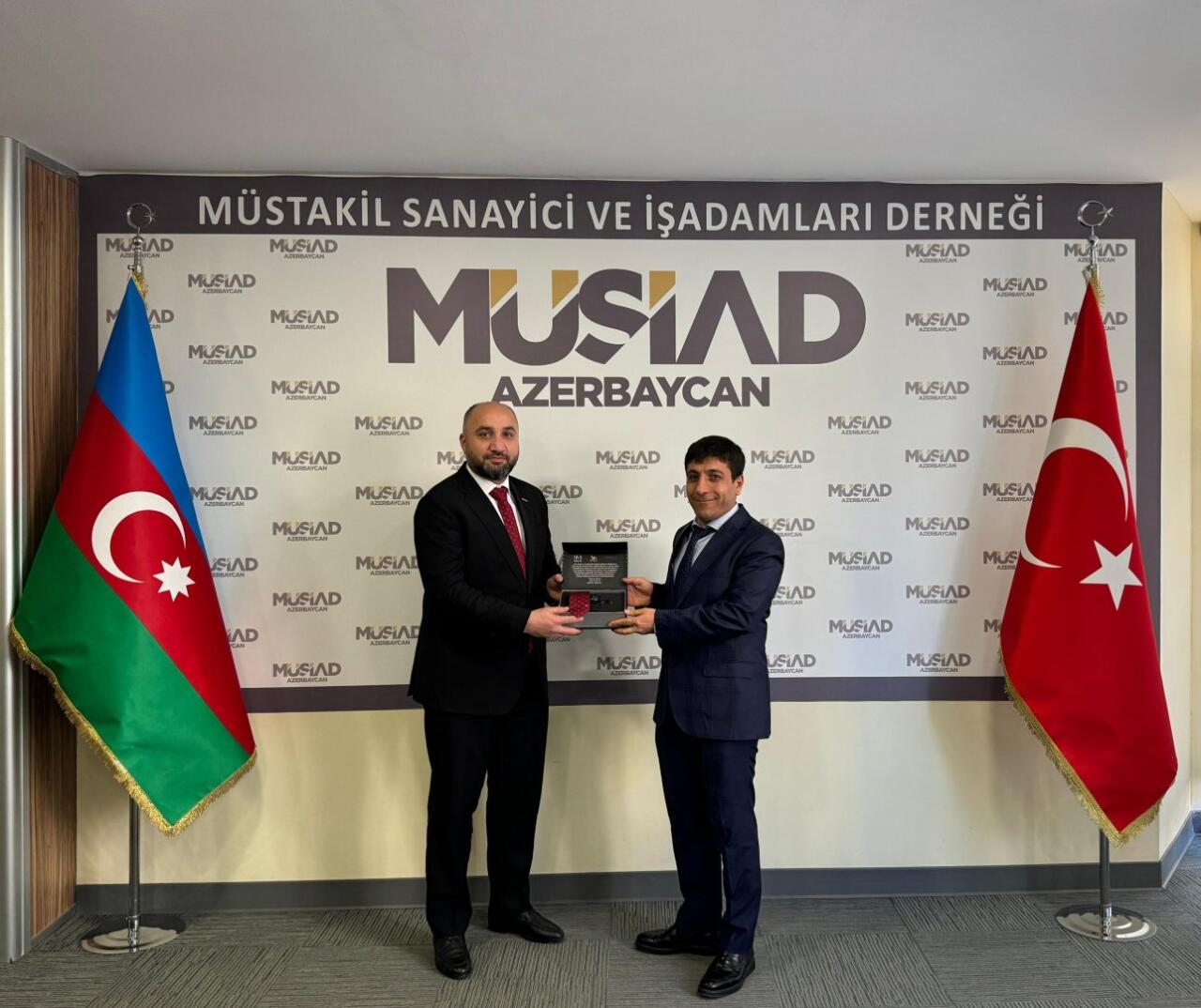 Турецкие депутаты посетили офис "MÜSİAD Азербайджан"