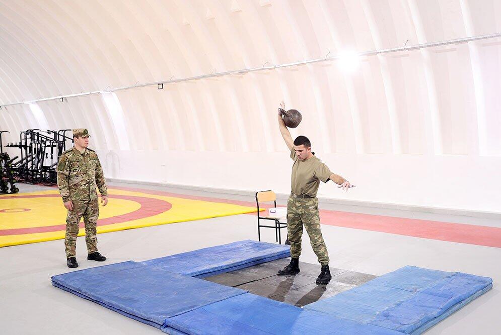 В Сухопутных войсках Азербайджана состоялось первенство по гиревому спорту