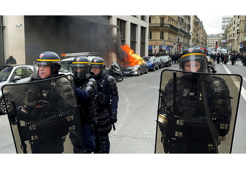 Новый всплеск столкновений протестующих и полиции во Франции