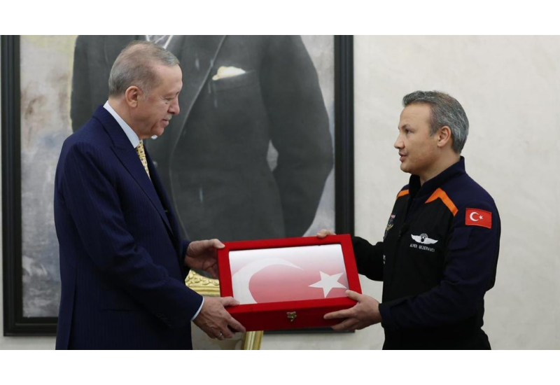 Эрдоган встретился с первым турецким астронавтом