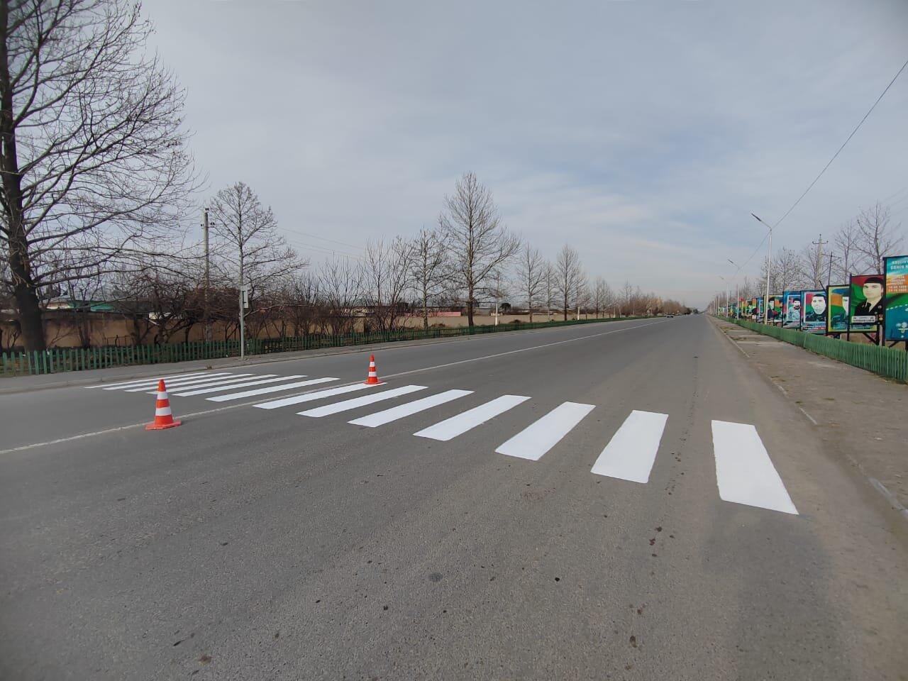 В Агдамском поселке Гузанлы начерчены новые пешеходные полосы