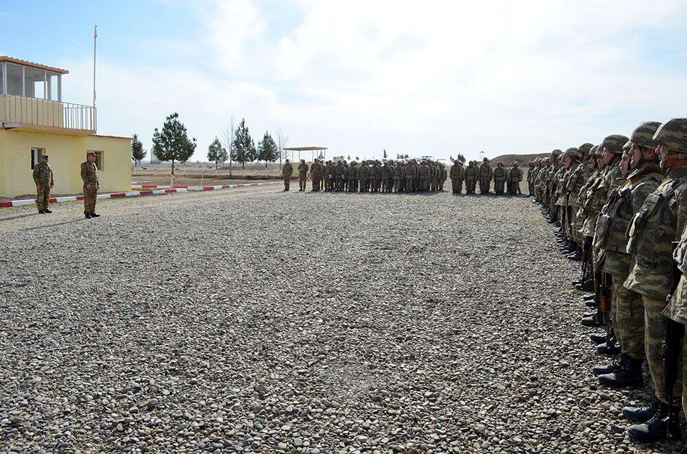Начальник Генштаба азербайджанской армии посетил воинские части в Карабахе