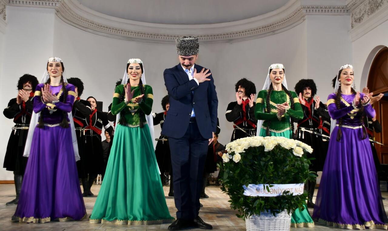 Азербайджанский государственный ансамбль танца выступил с концертом