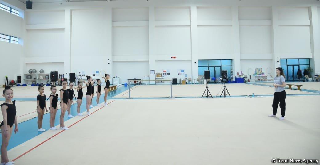 В Баку проходят учебно-тренировочные сборы гимнасток из регионов