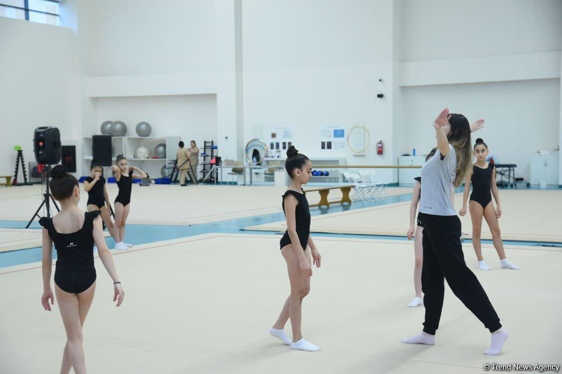 В Баку проходят учебно-тренировочные сборы гимнасток из регионов