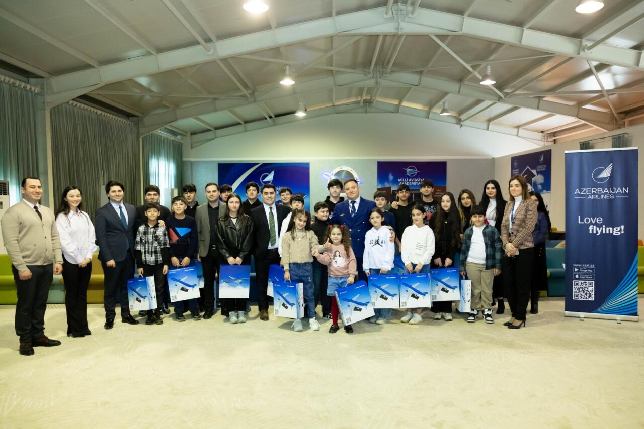 Дети шехидов посетили Центр подготовки пилотов