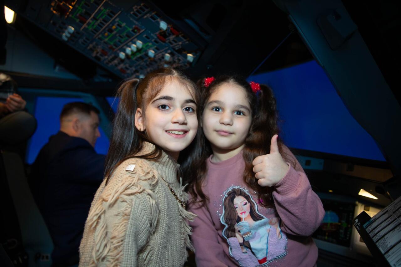 Дети шехидов посетили Центр подготовки пилотов