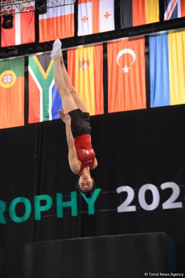 В Национальной арене гимнастики проходят подиумные тренировки участников Кубка мира по прыжкам на батуте и акробатической дорожке