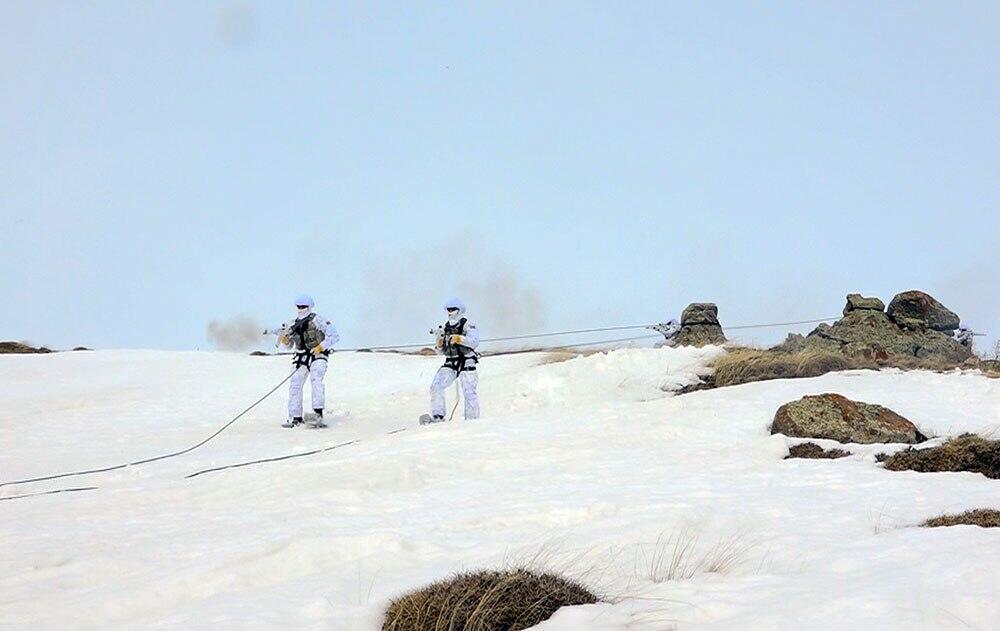 Учения азербайджанского спецназа в высокогорье
