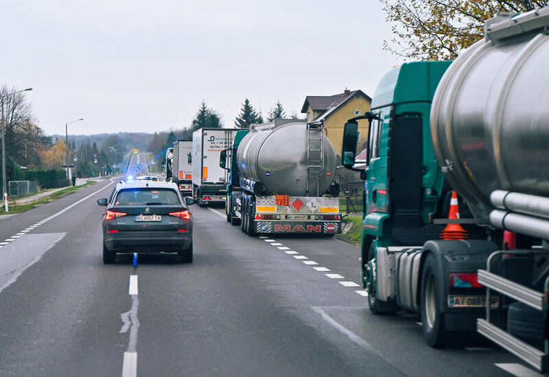 В Словакии скопились сотни грузовиков на украинской границе