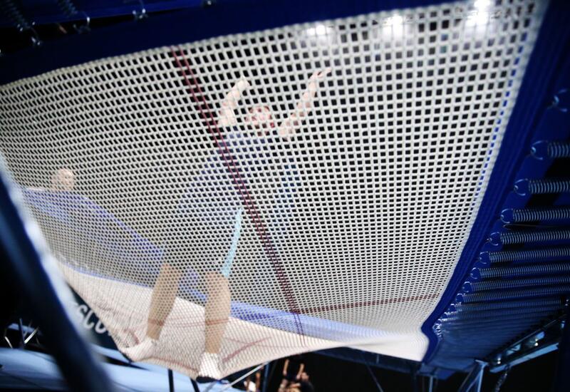 Гимнастки из США заняли первое место на Кубке мира в Баку в программе синхронных прыжков на батуте