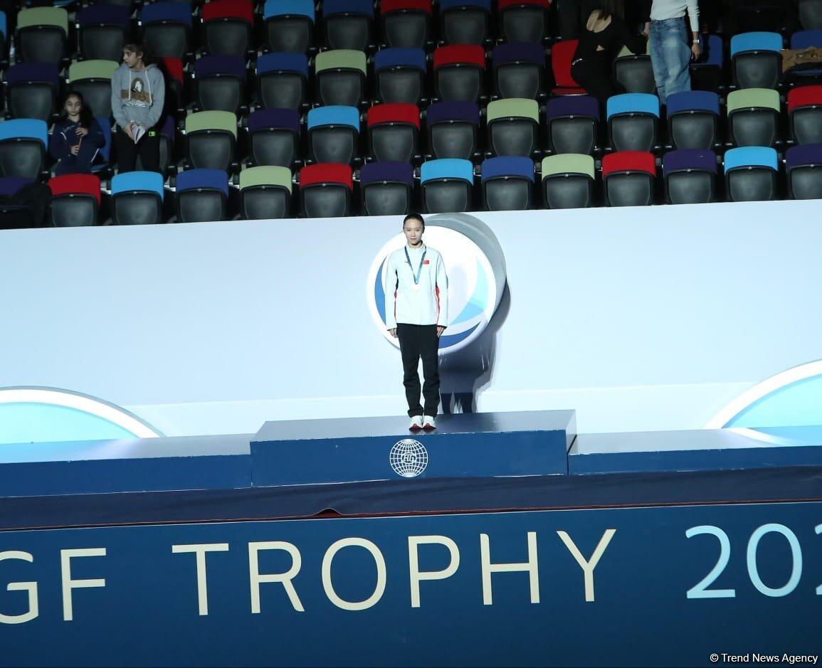 Состоялась церемония награждения победителей Кубка мира в Баку в программе синхронных прыжков на батуте