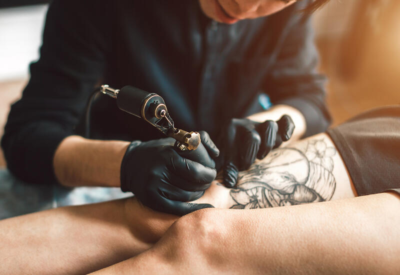 Ученые выявили опасные вещества в чернилах для татуировок