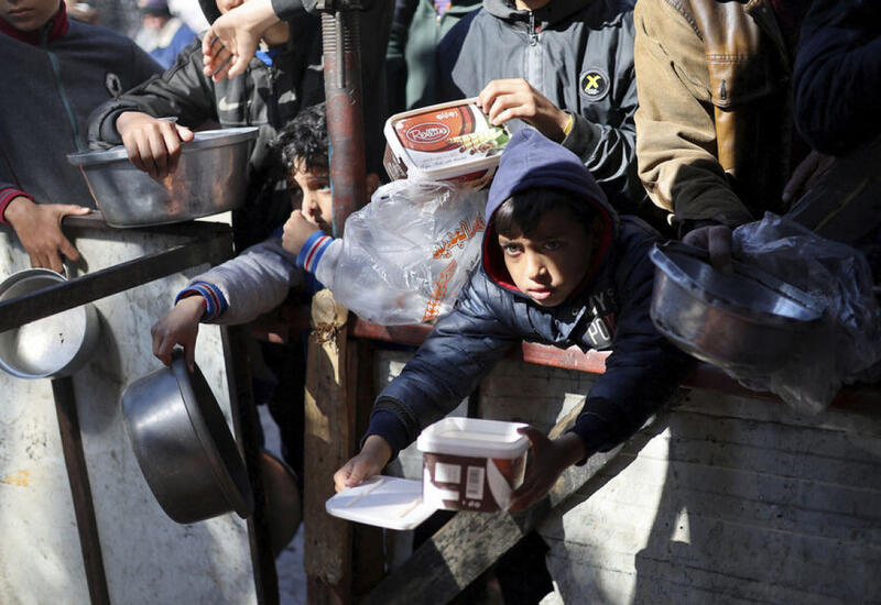 США доставили в Газу 38 тыс продовольственных наборов воздушным путем