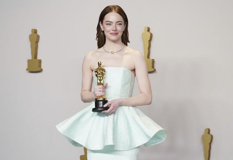 У Эммы Стоун порвалось платье прямо во время церемонии "Оскар"