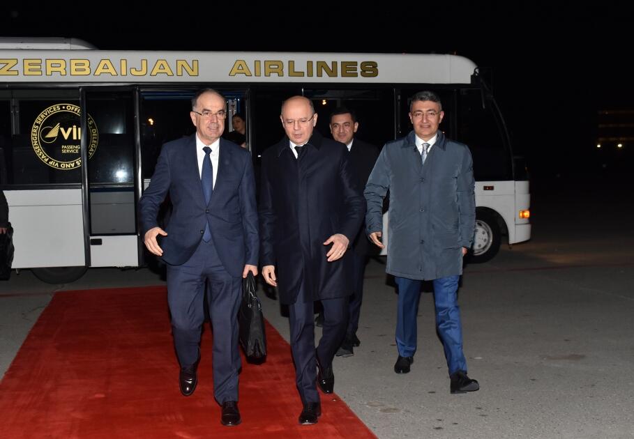 Президент Албании прибыл в Азербайджан с рабочим визитом
